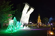 昭島の「アウトドアヴィレッジ」で、冬の夜を彩るイルミネーションの点灯