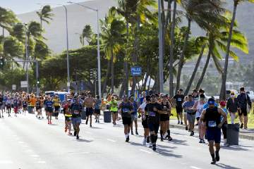 「ホノルルマラソン2021」が、約1万人のランナーを集めて 2年ぶりに開催される
