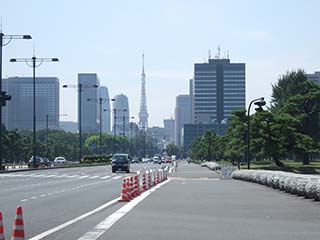 内堀通りから見える東京タワー
