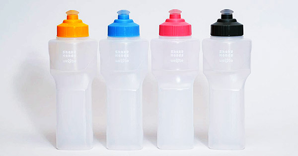 ランニング時の給水に便利な「ランニングボトル Shake Hands」に新色