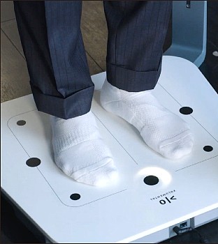 足型計測ツール「3Dスキャン」測定イメージ