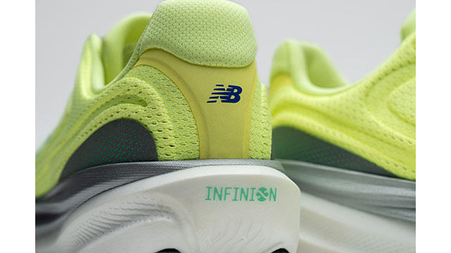 ニューバランス「1080v15」ミッドソール