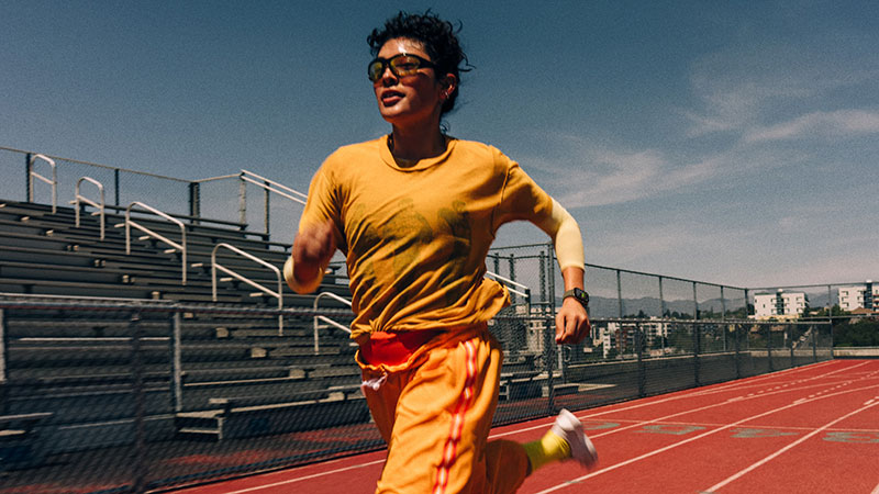 Apple Watch Series 12 ランニング機能を使うランナー