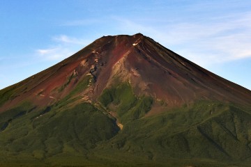 新型コロナウイルスの影響で安全確保が難しいとの判断で、富士登山競走の開催中止が決定