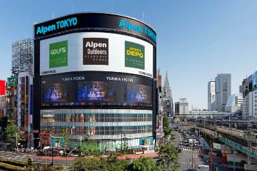 新宿東口にスポーツ専門大型店舗「Alpen TOKYO」が、2022年4月1日にオープン！ランニング売場にはトラック素材を採用