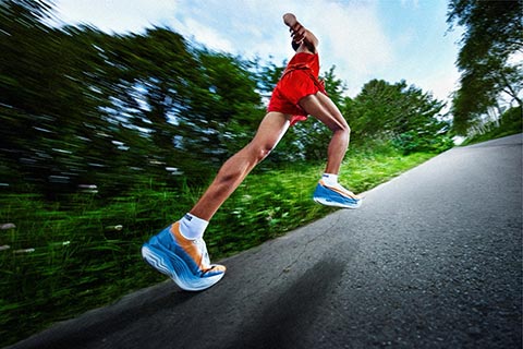 プーマが “最速の景色へ。” をコンセプトにしたシューズコレクション「EKIDEN PACK」を11月21日に発売