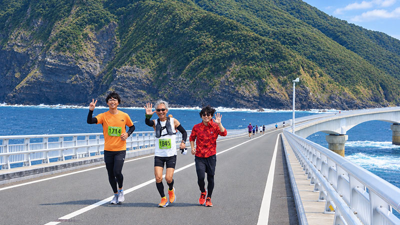 甑島片野浦のカノコユリ群落　国天然記念物指定記念
第5回甑マラソン大会